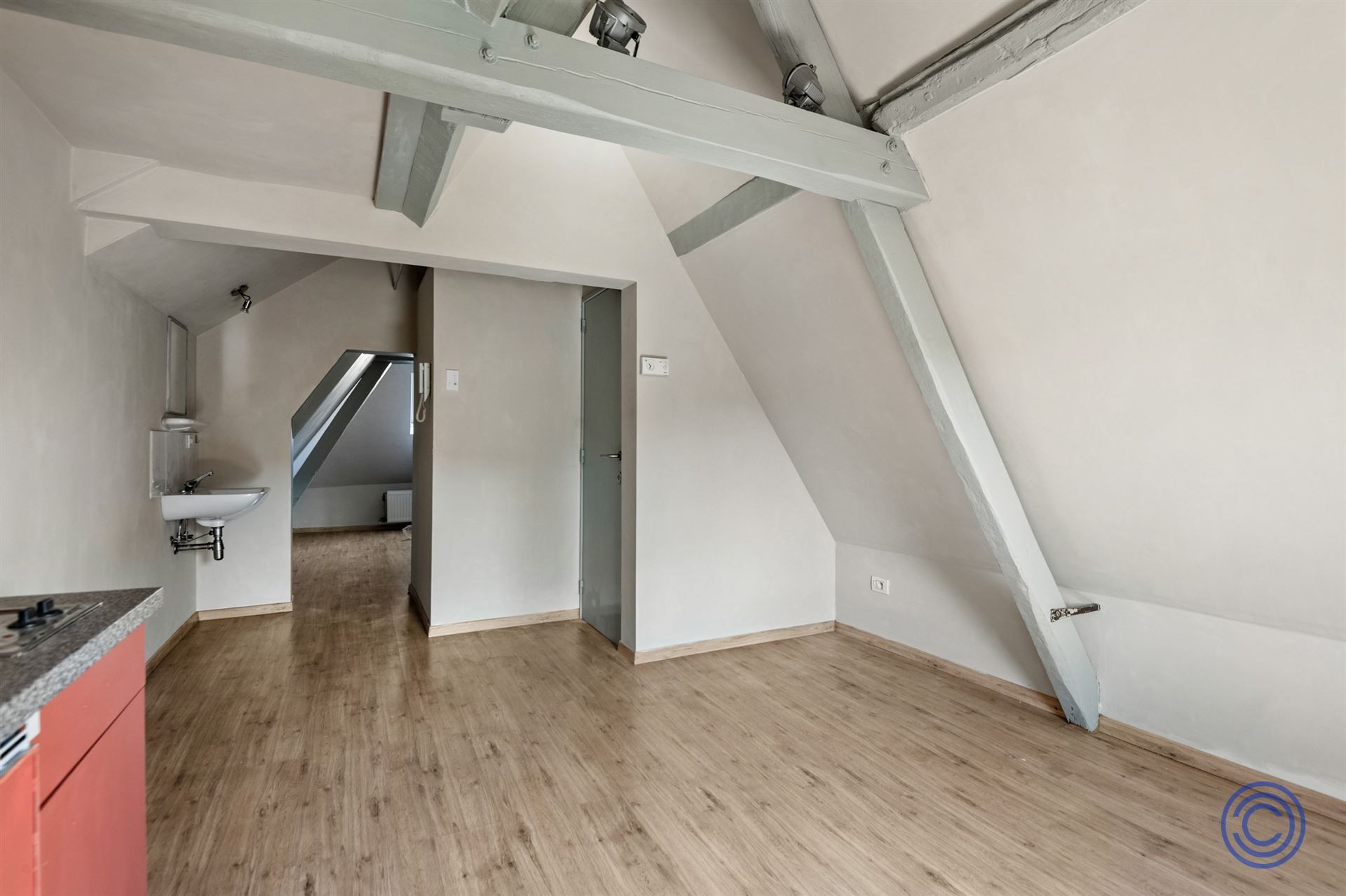 Cozy studio met uniek uitzicht, middenin de stad! foto 6