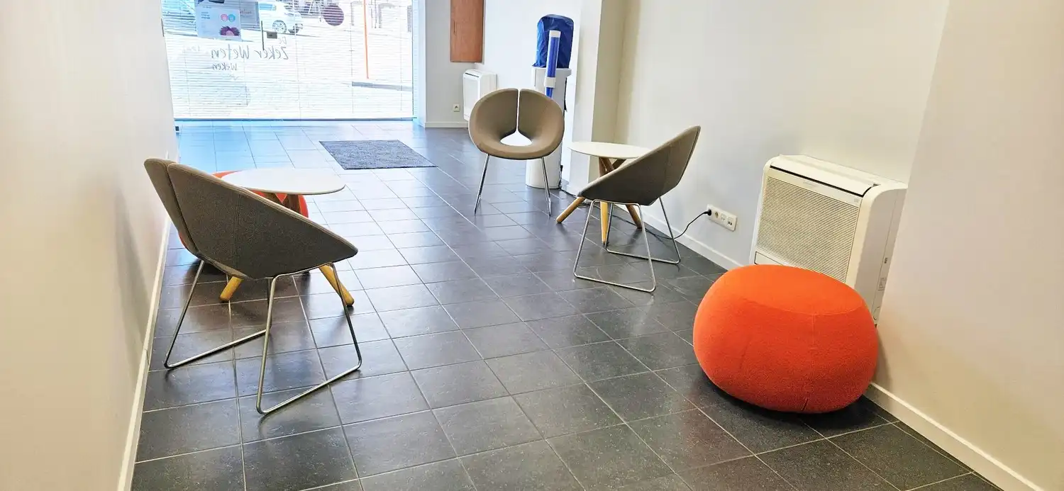 INSTAPKLAAR KANTOOR - COMMERCIEEL GELIJKVLOERS VEEMARKT TIENEN foto 3