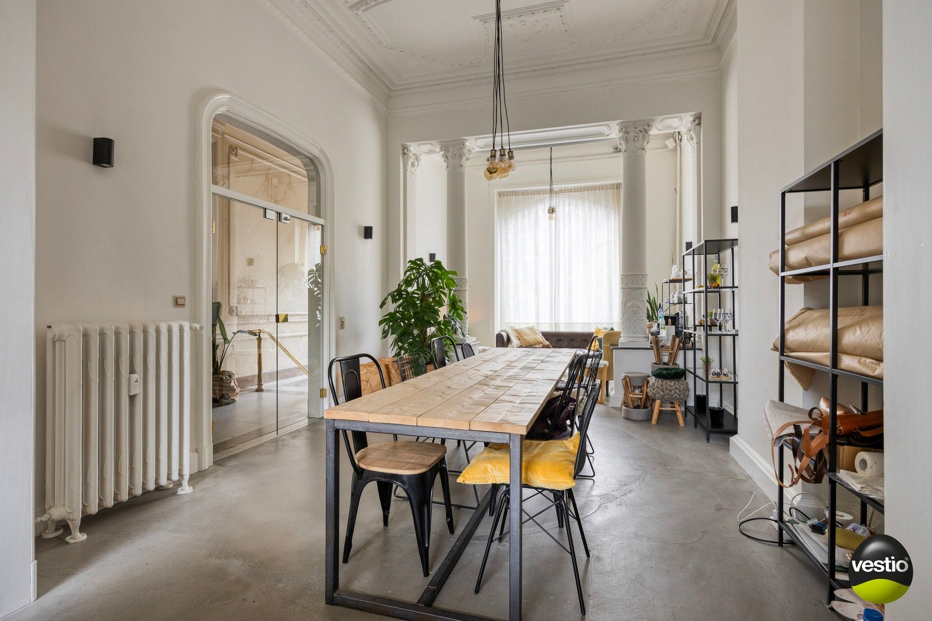 Charmante herenwoning/handelspand met potentieel aan het Leopoldplein. foto 8