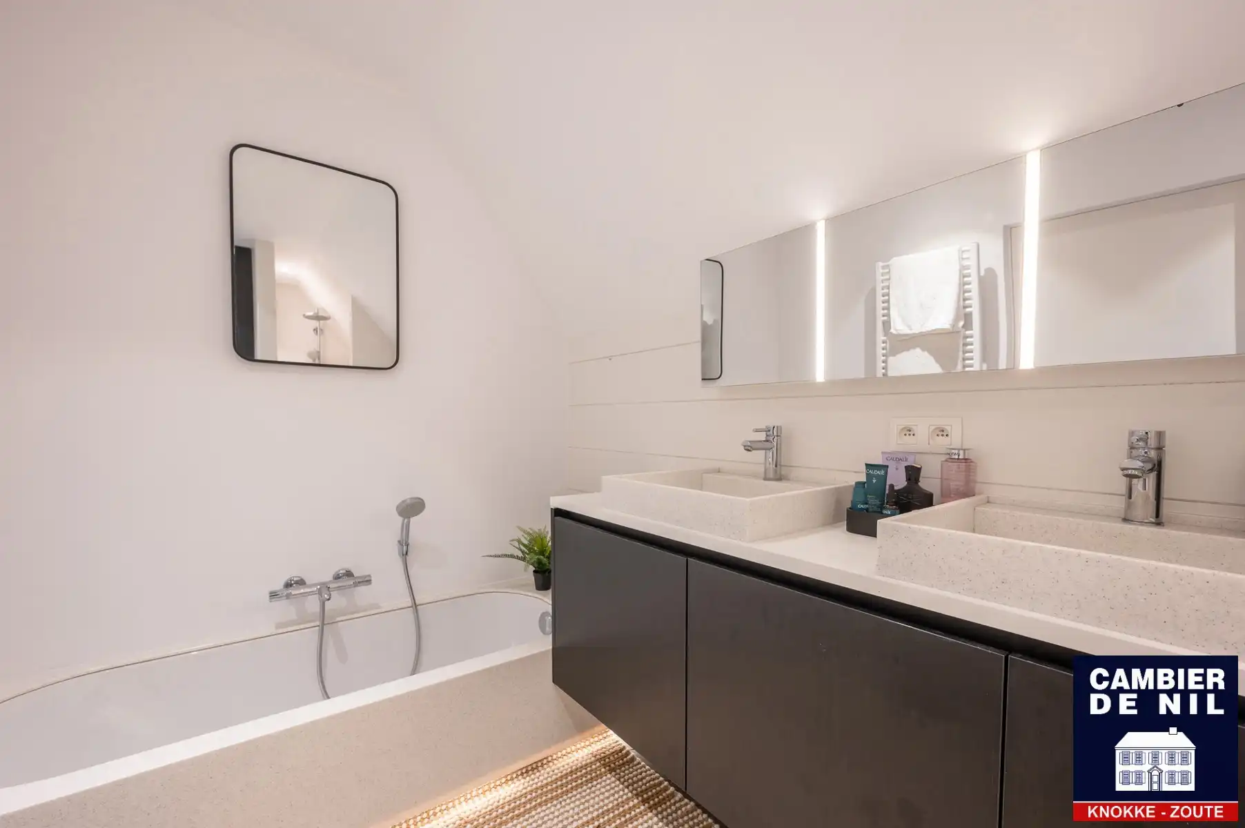 Volledig vernieuwde, gezellige woning foto 18