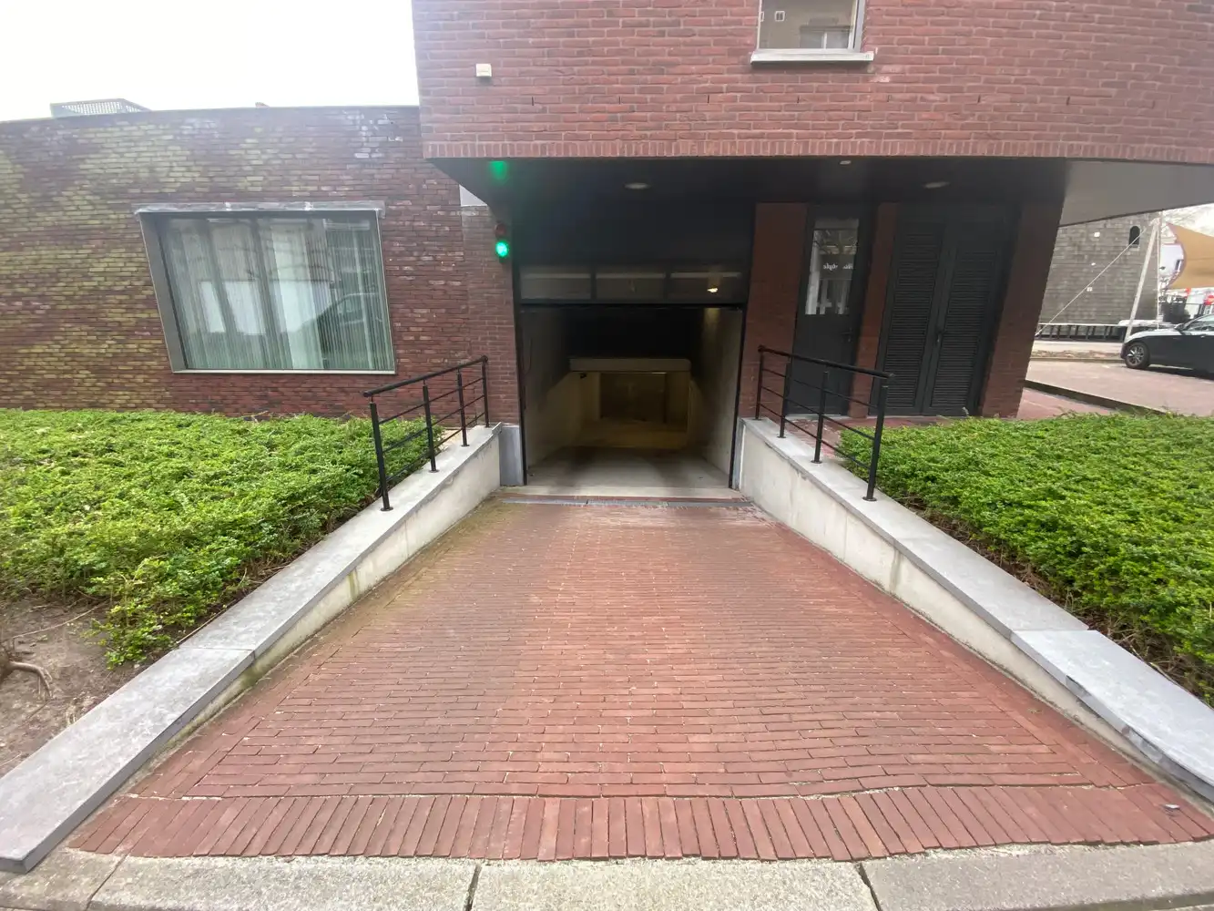 Ondergrondse autostaanplaats foto 6