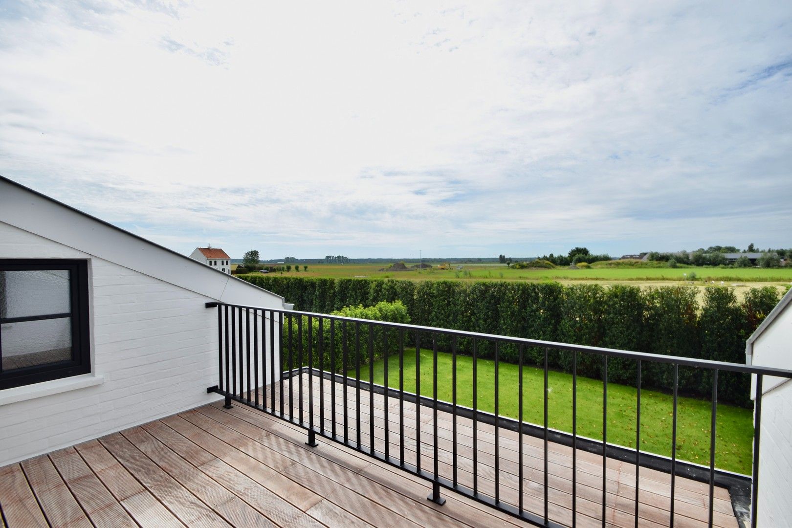 Alleenstaande woning met zonnige tuin gelegen in het Woonerf Witte Poldershof te Oostkerke. foto 16