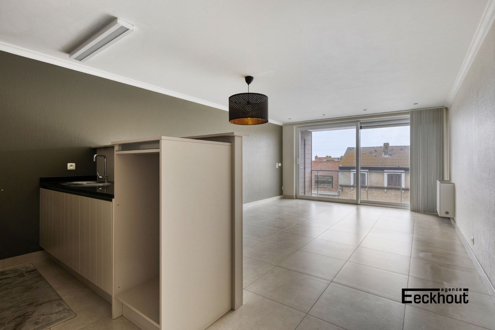 Verzorgd en modern appartement met zonnig terras foto 2