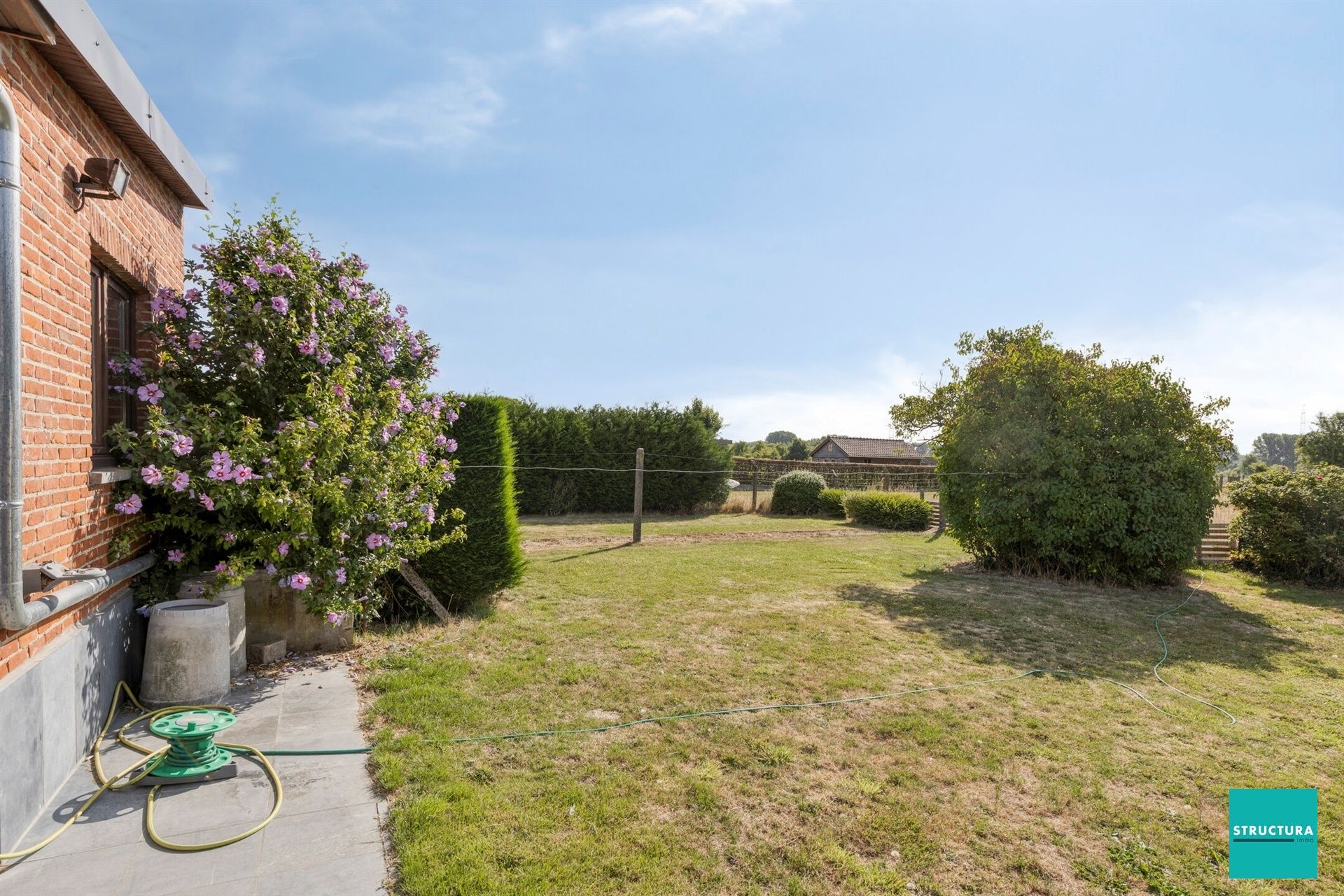Woning met 4 kamers op terrein van 14a58ca foto 9