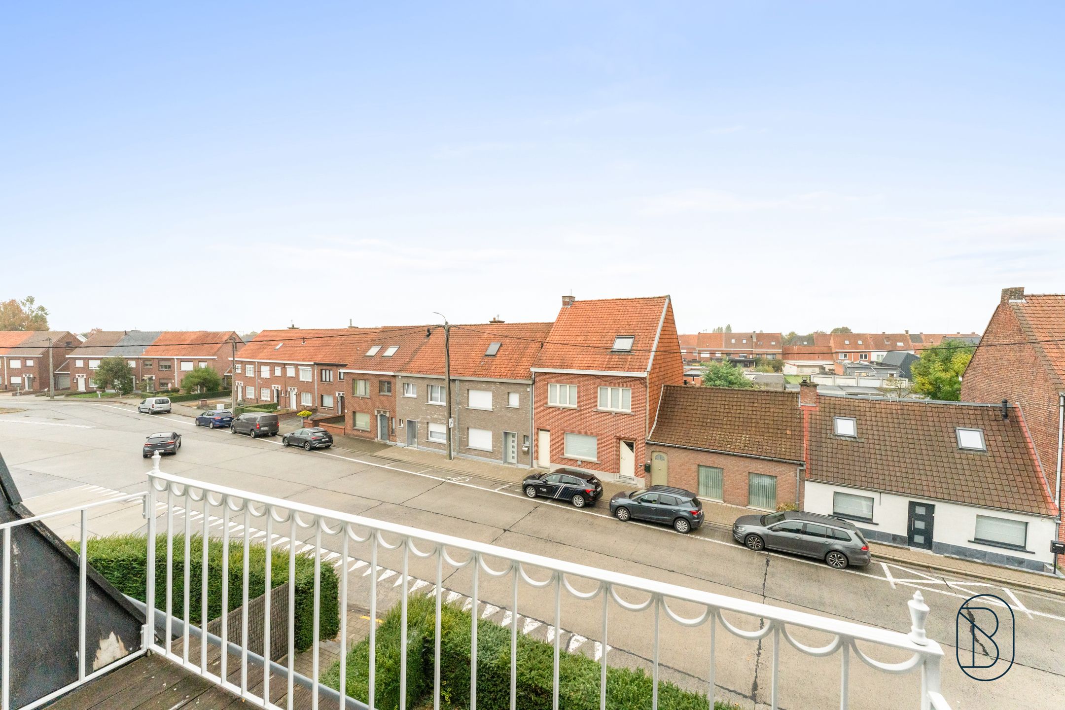 Modern gerenoveerd appartement met garage foto 5