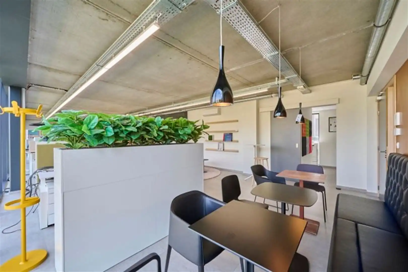 Kantoorgebouw foto 5