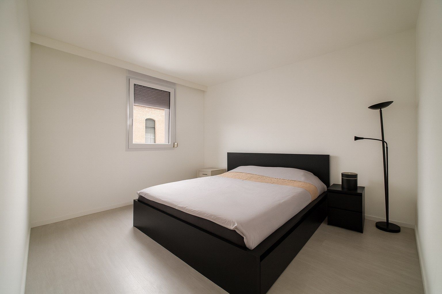 Te koop: Uitzonderlijk ruime stadswoning met 6 slaapkamers, garage en tuin in het hart van Sint-Niklaas! foto 14