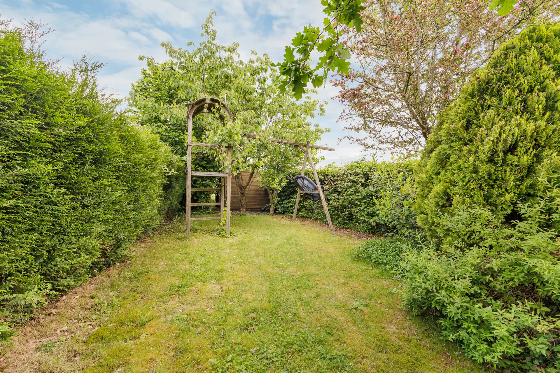Charmante driegevelwoning met garage foto 17