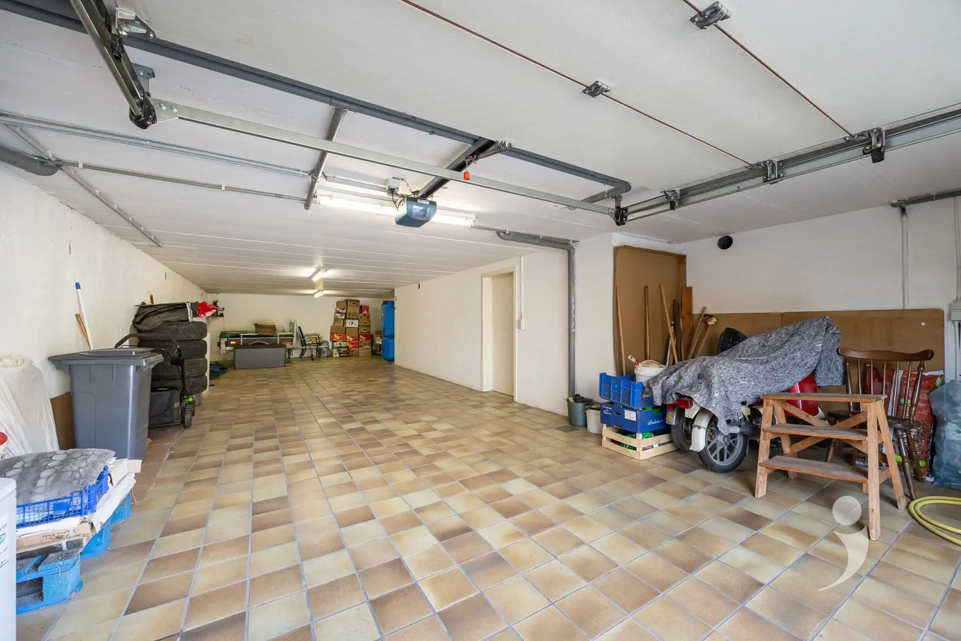 Instapklare en ruime woning met zicht op de velden! foto 21