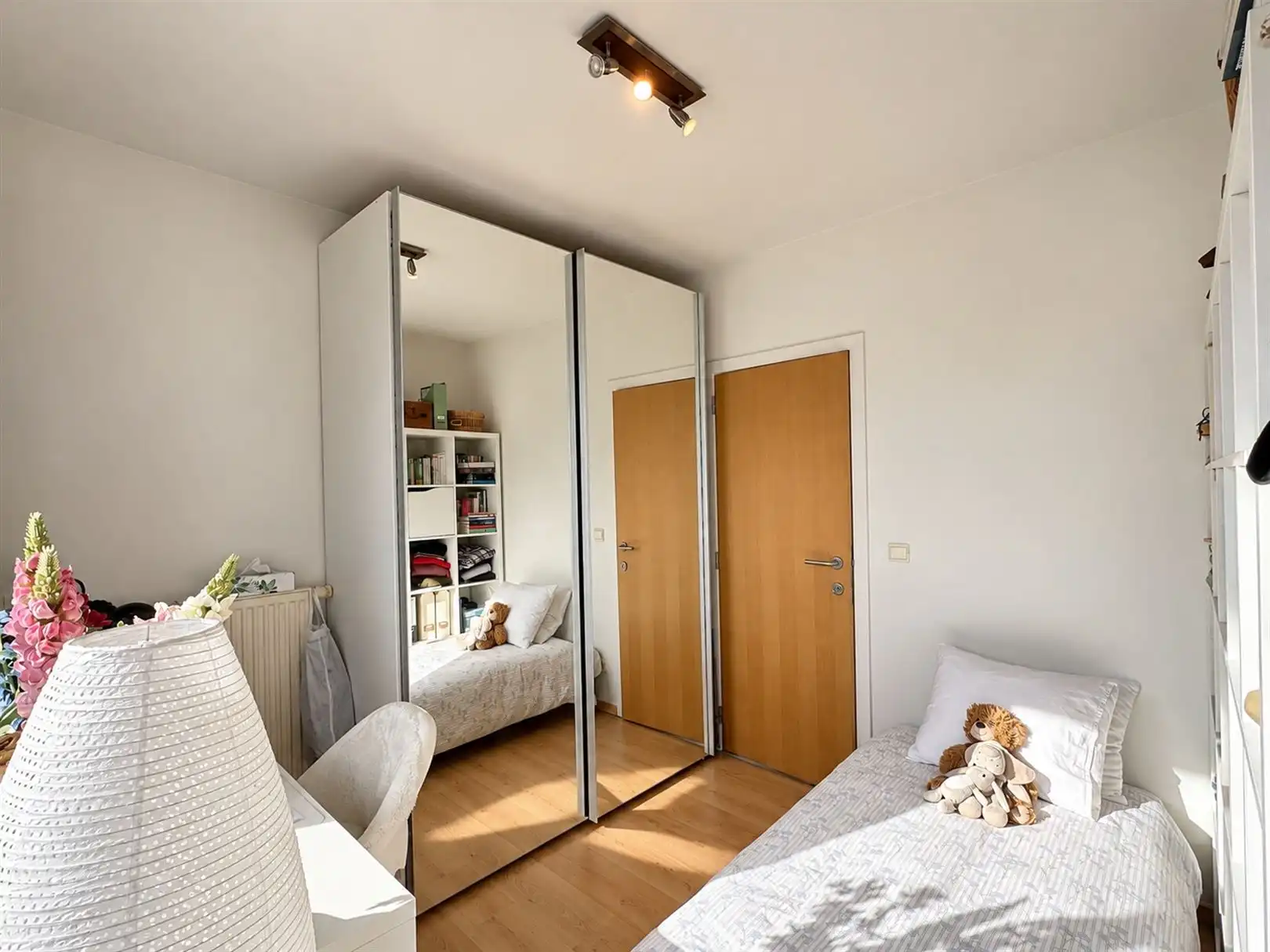 Centraal gelegen appartement met ruim terras en 2 slaapkamers foto 12