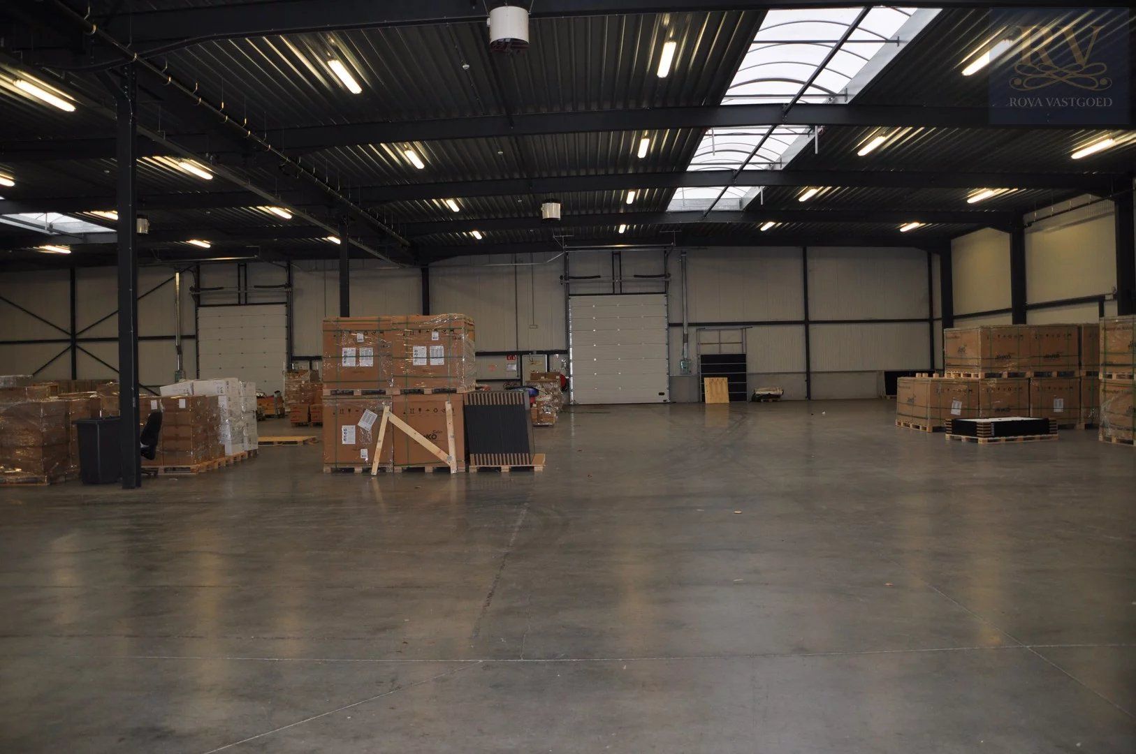 OPSLAGLOODS VAN +-407 M Â² Â OP Â EEN CENTRALE LOCATIE IN ZONHOVEN foto 5
