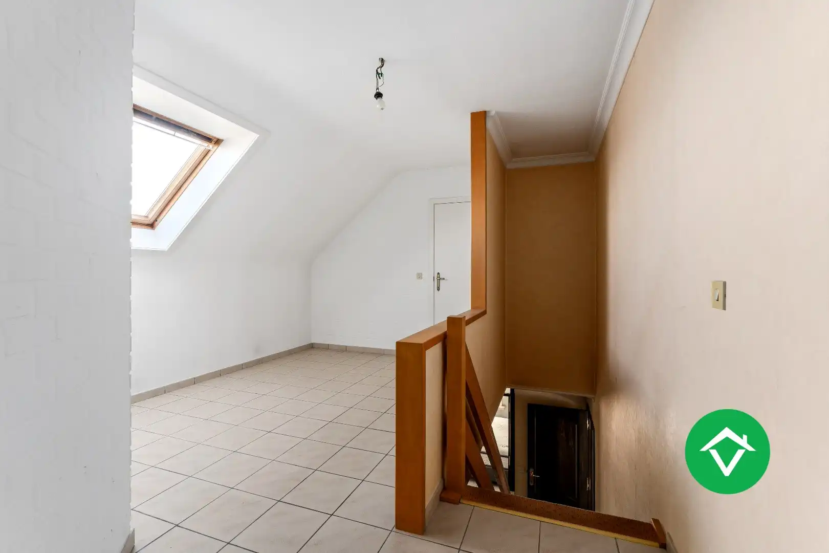 Stevige woning op gunstige ligging met 7 slaapkamers, dubbele garage en tuin te Roeselare foto 23