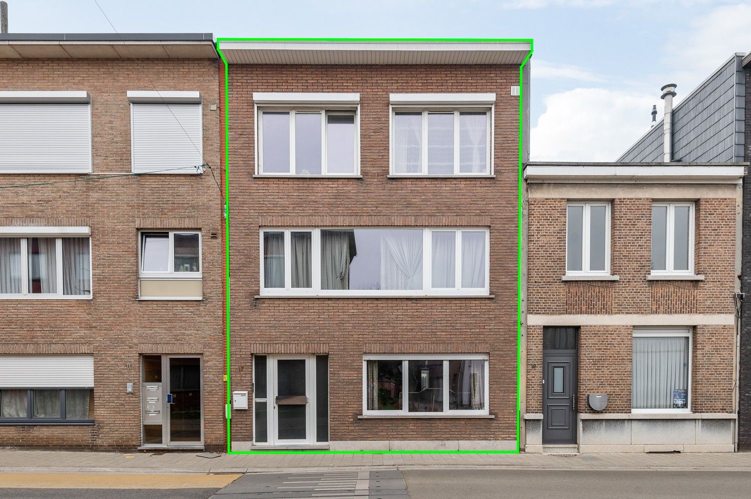 Ruime woning met studio, terras en tuin te koop in Wommelgem! foto 16