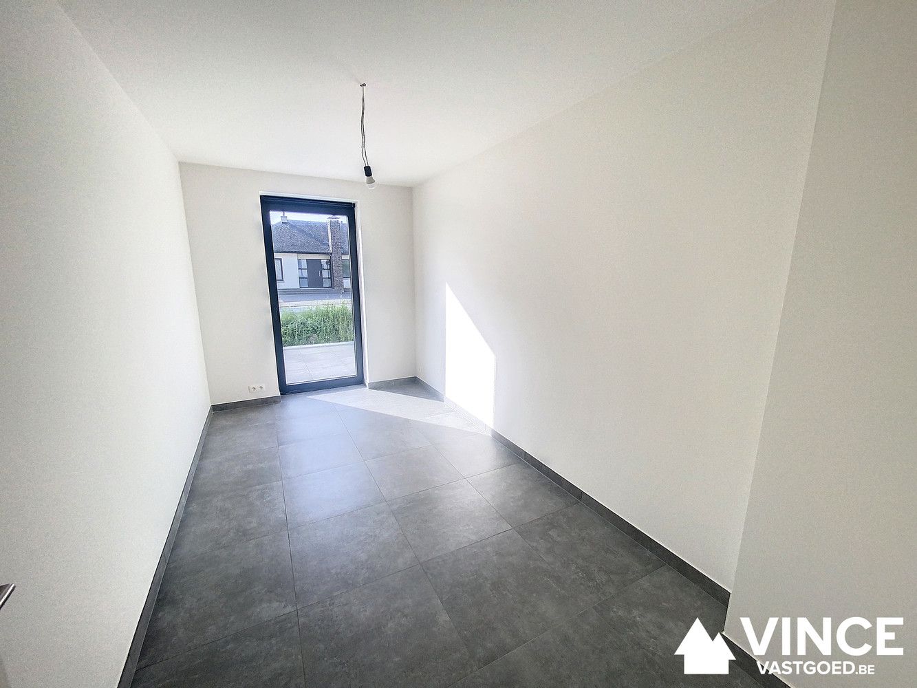 Nieuwbouw appartement met een ruim terras foto 11