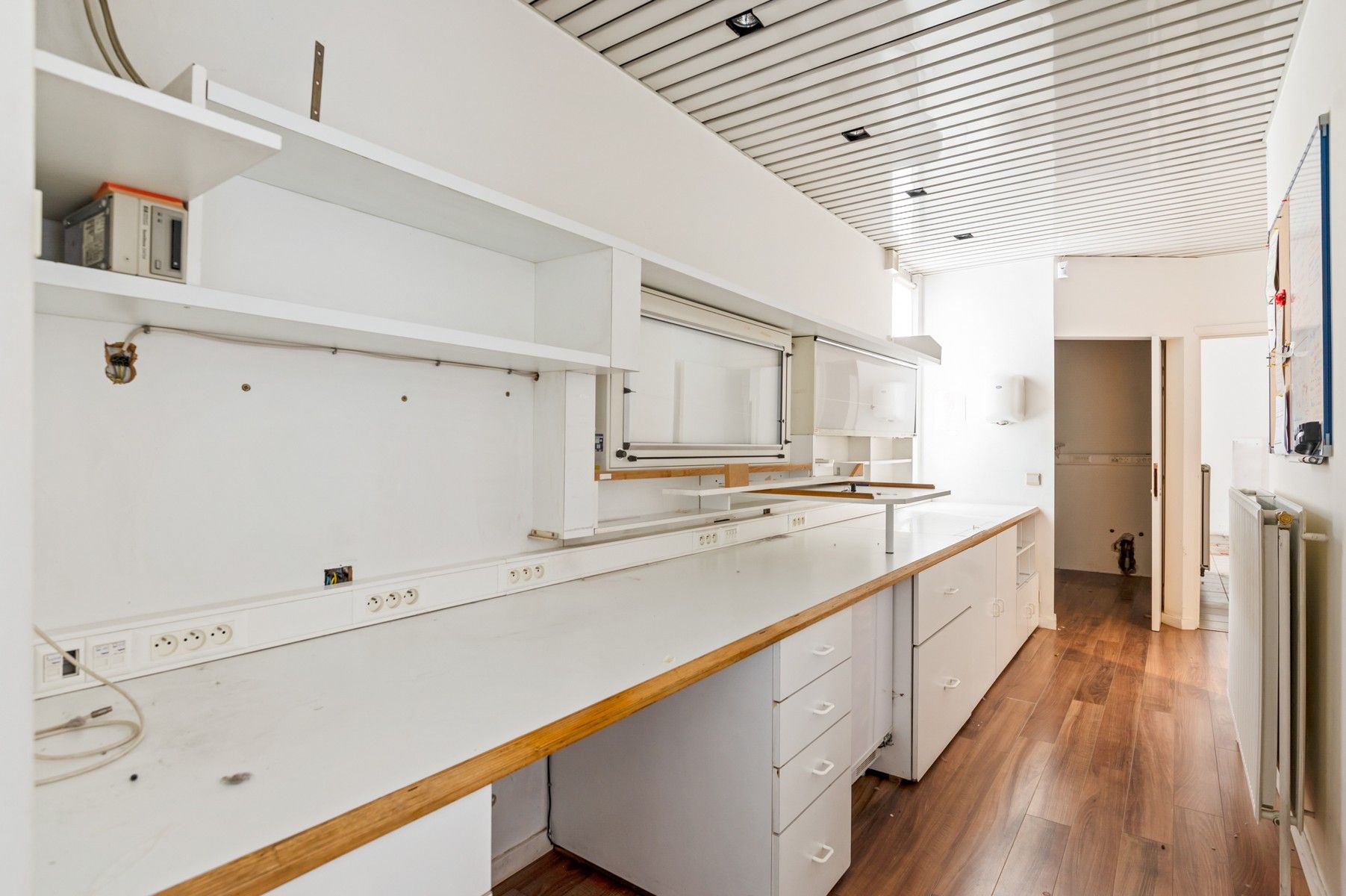 Centraal gelegen handelshuis foto 6