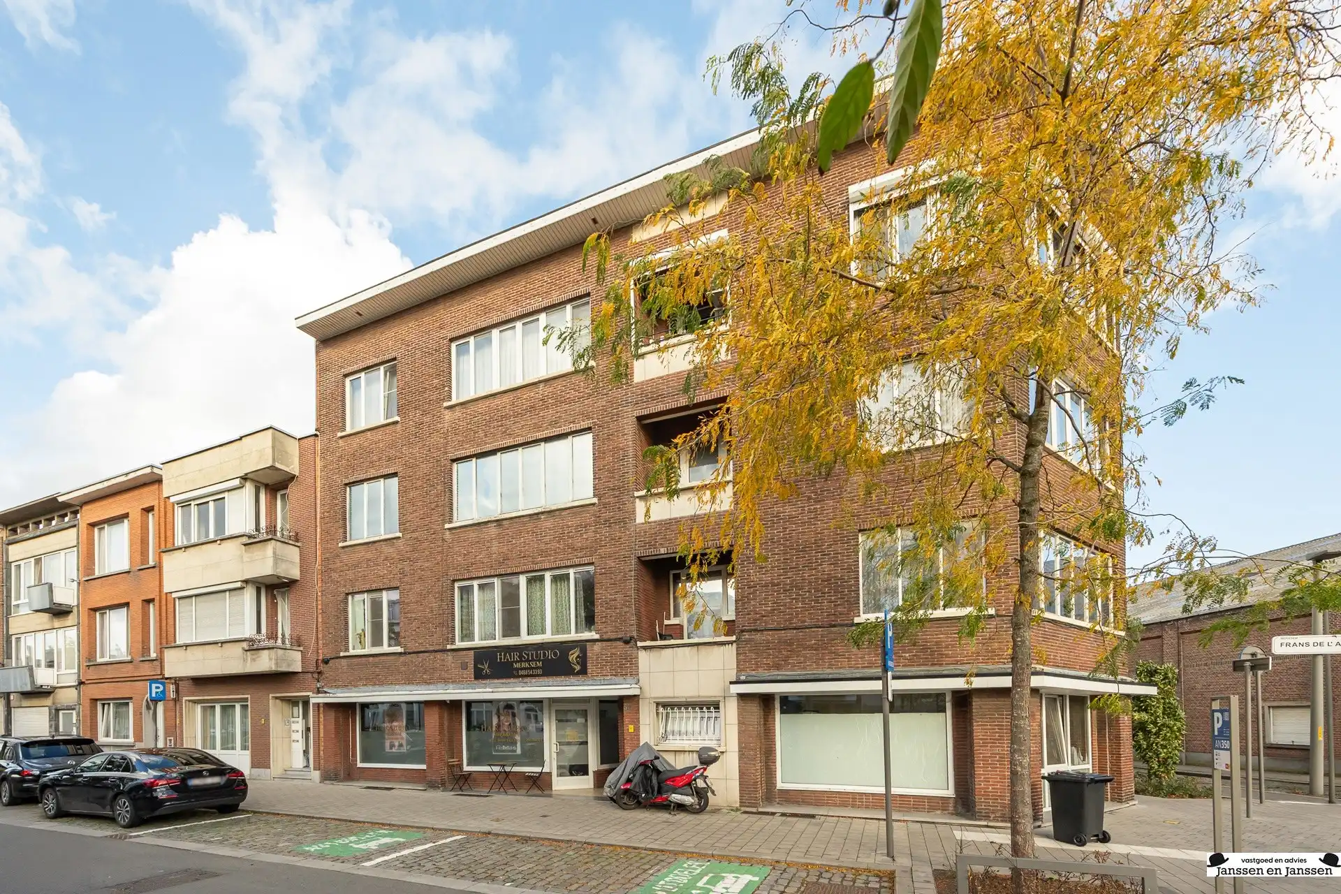 Gerenoveerd 2-slaapkamer appartement te Merksem foto 15