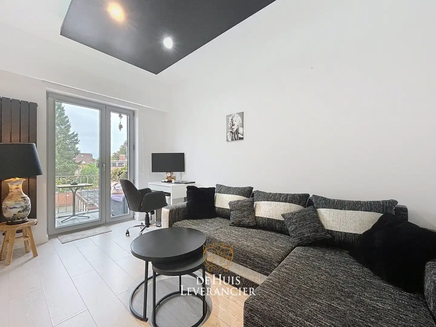 Trendy hi-tech appartement in hartje Edegem te koop foto 17