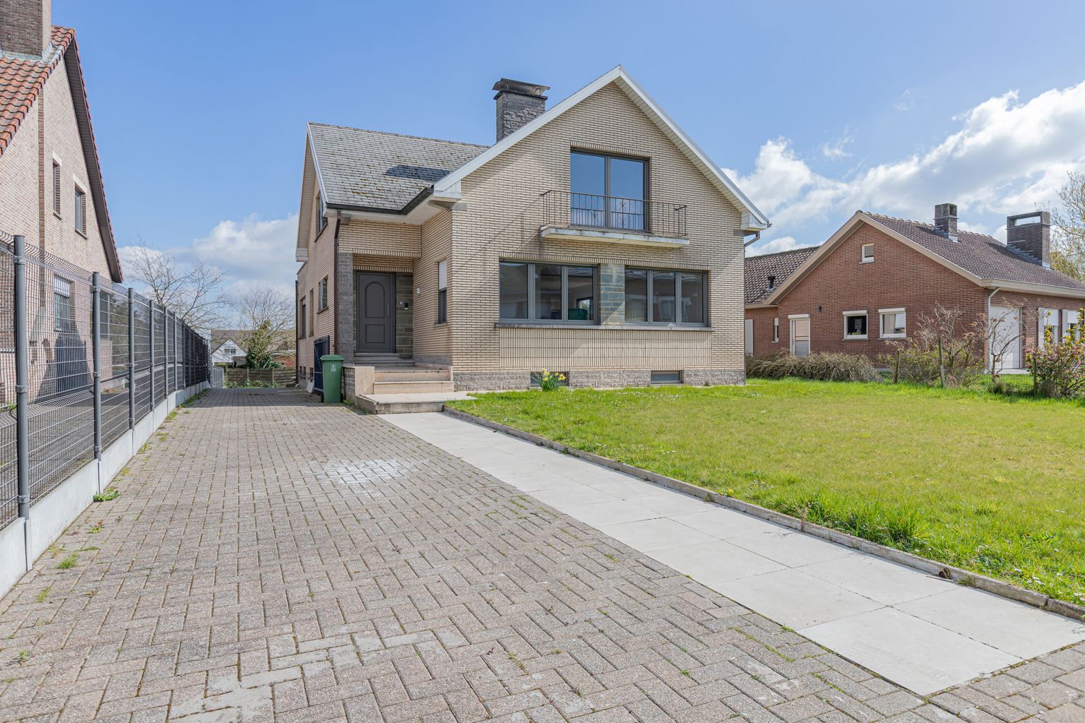 Villa op 10a met 5 slaapkamers, grote tuin, dubbele garage! foto 22