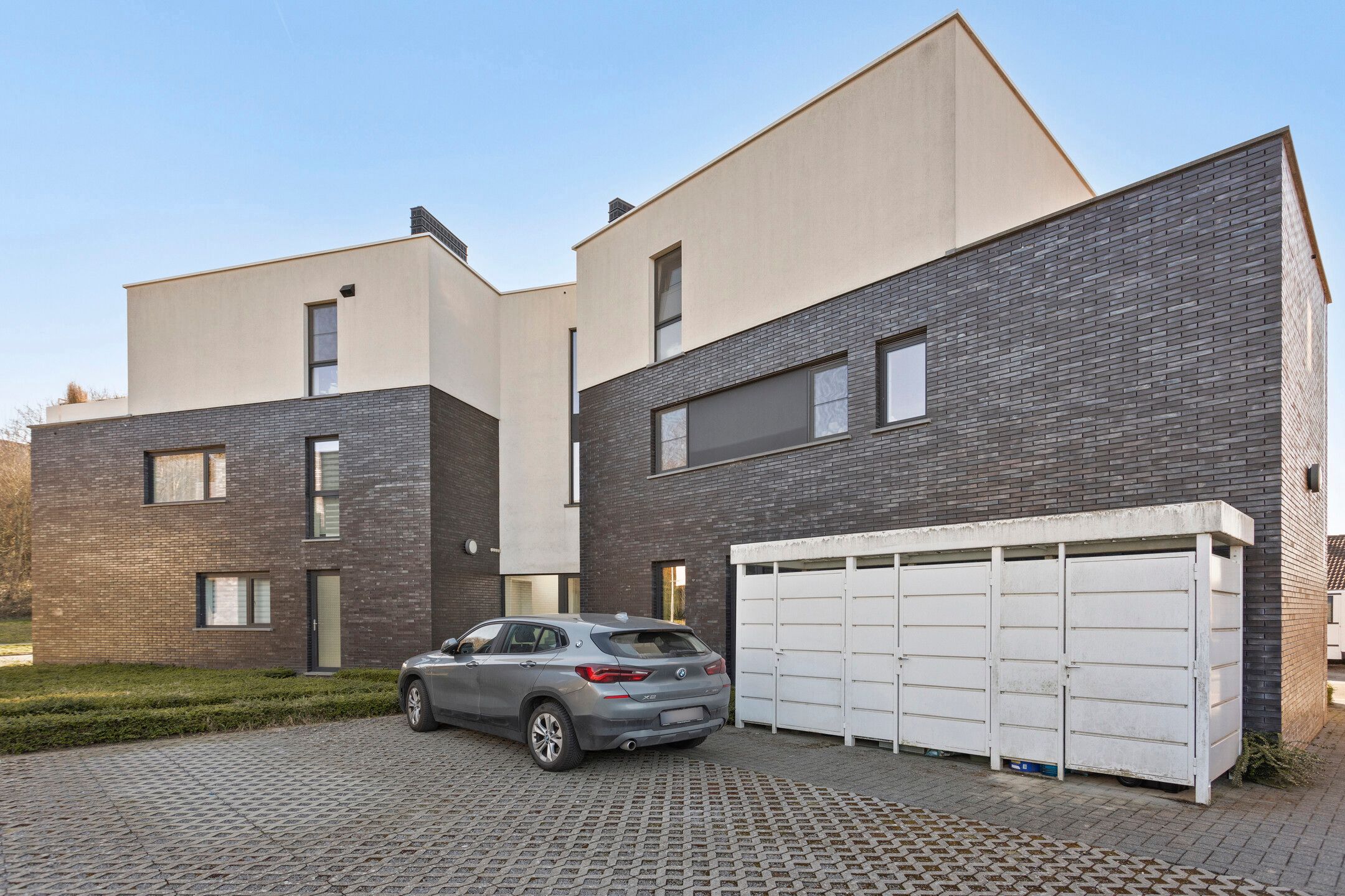 Recent appartement met 2 slpk & parking foto 17