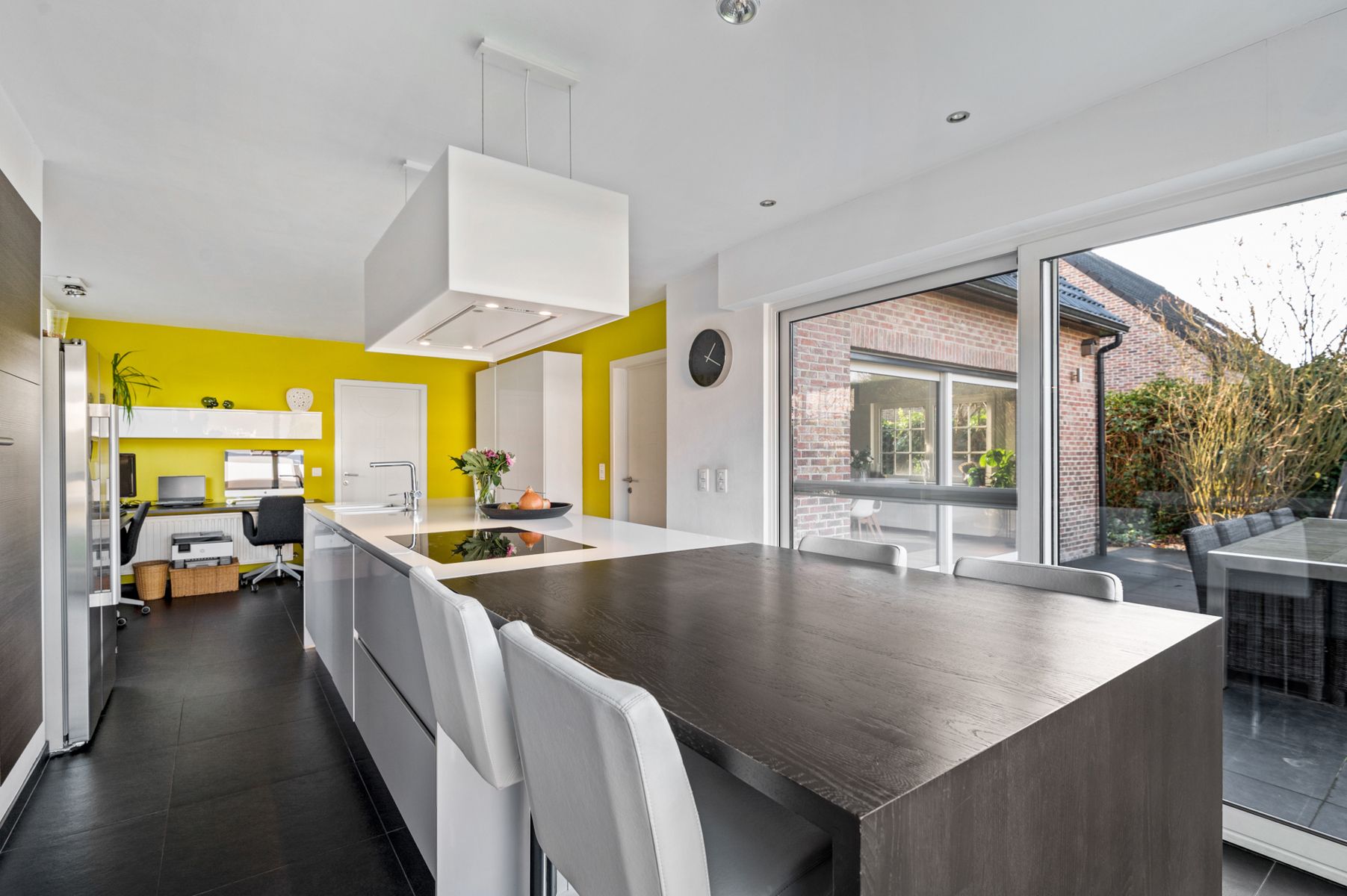 IN OPTIE - Energiezuinige villa met zwembad in een doodlopende straat. foto 11