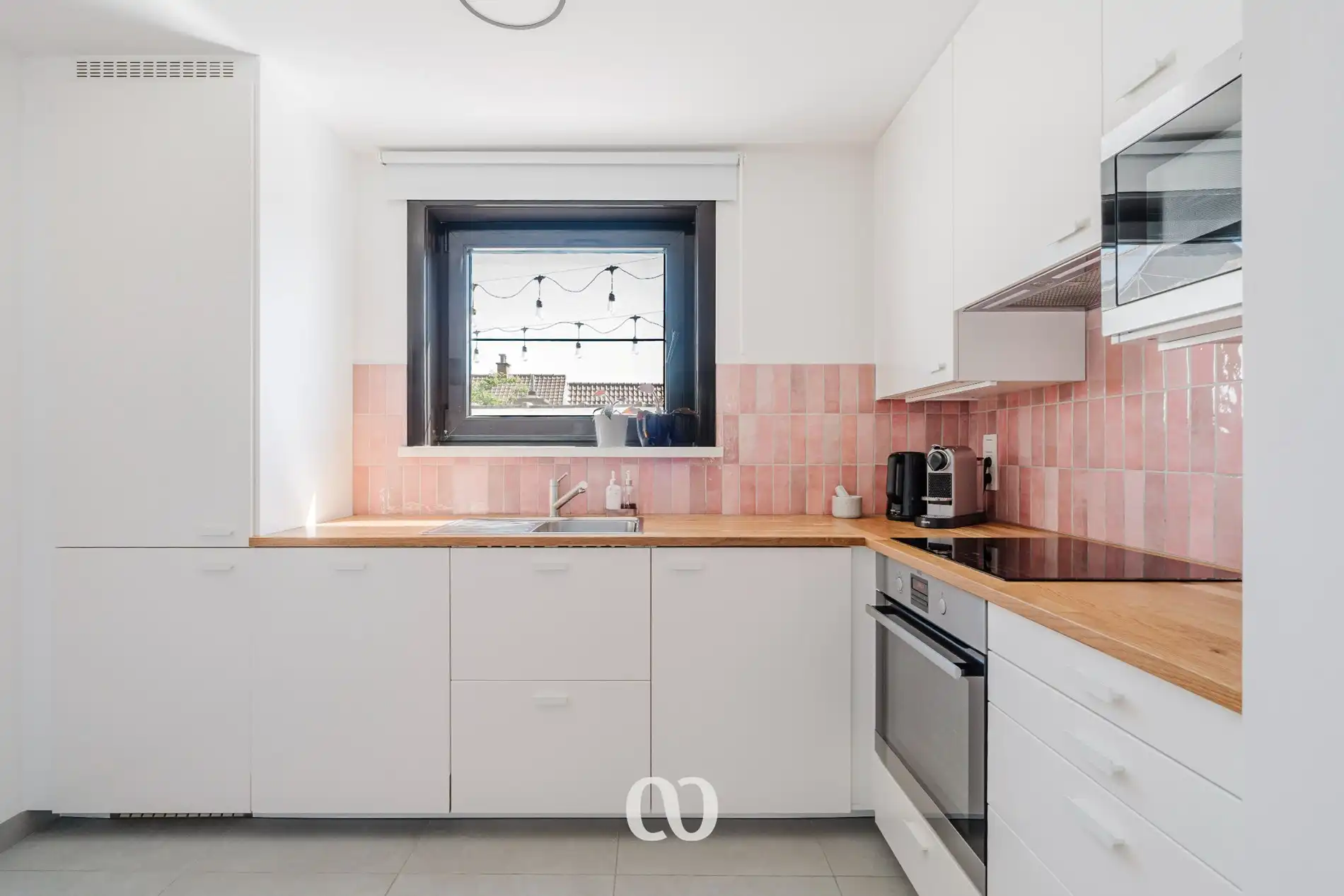 Instapklaar appartement met groot terras foto 6