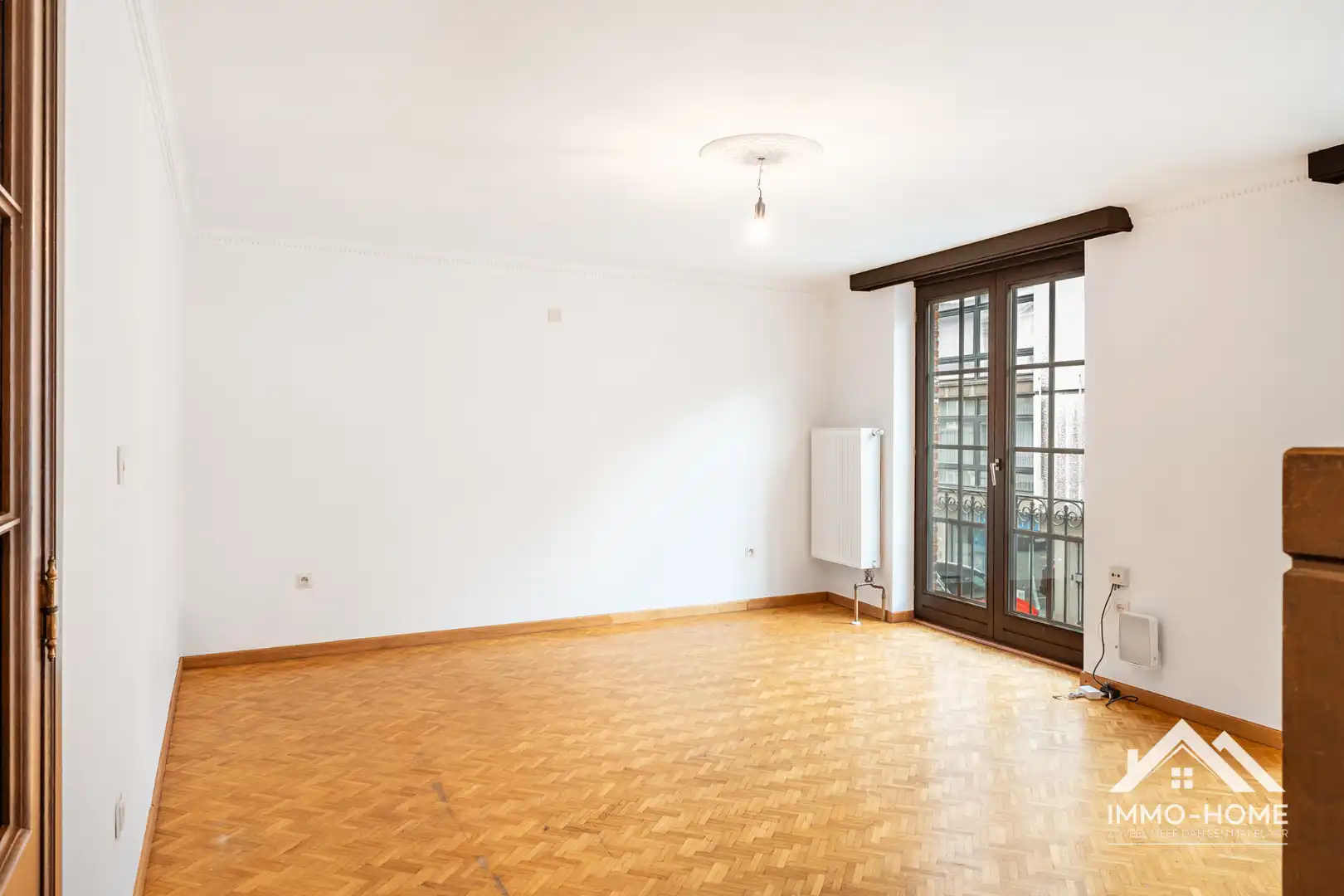 Karaktervol opbrengsteigendom in hartje Lokeren met studio en duplex appartement! foto 17