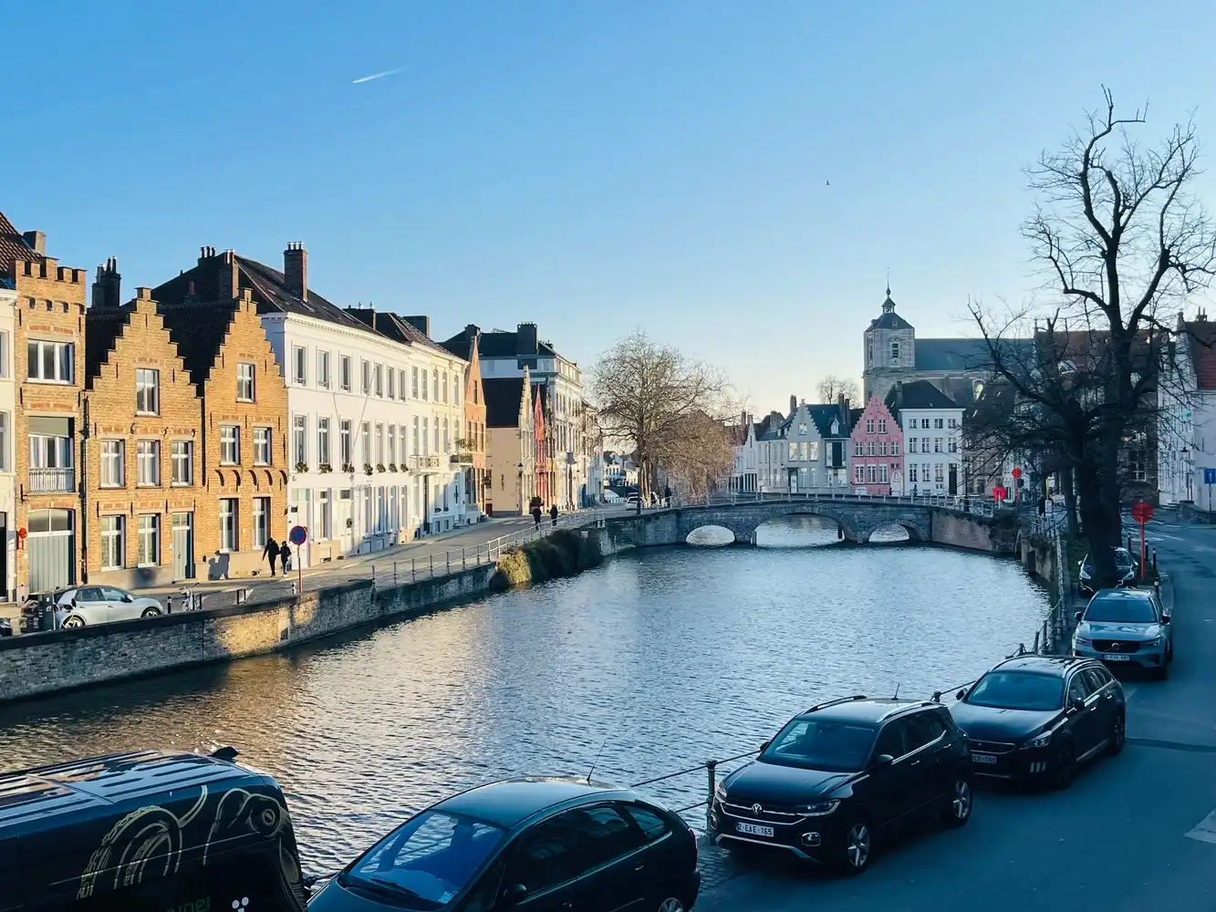EXCLUSIEF WONEN in Brugge centrum, met zicht op de REIEN, ENERGIEZUINIG  TOTAAL GERENOVEERD BURGERSHUIS met 6 slaapkamers en, 3 nieuwe badkamers , stadspatio. foto 25