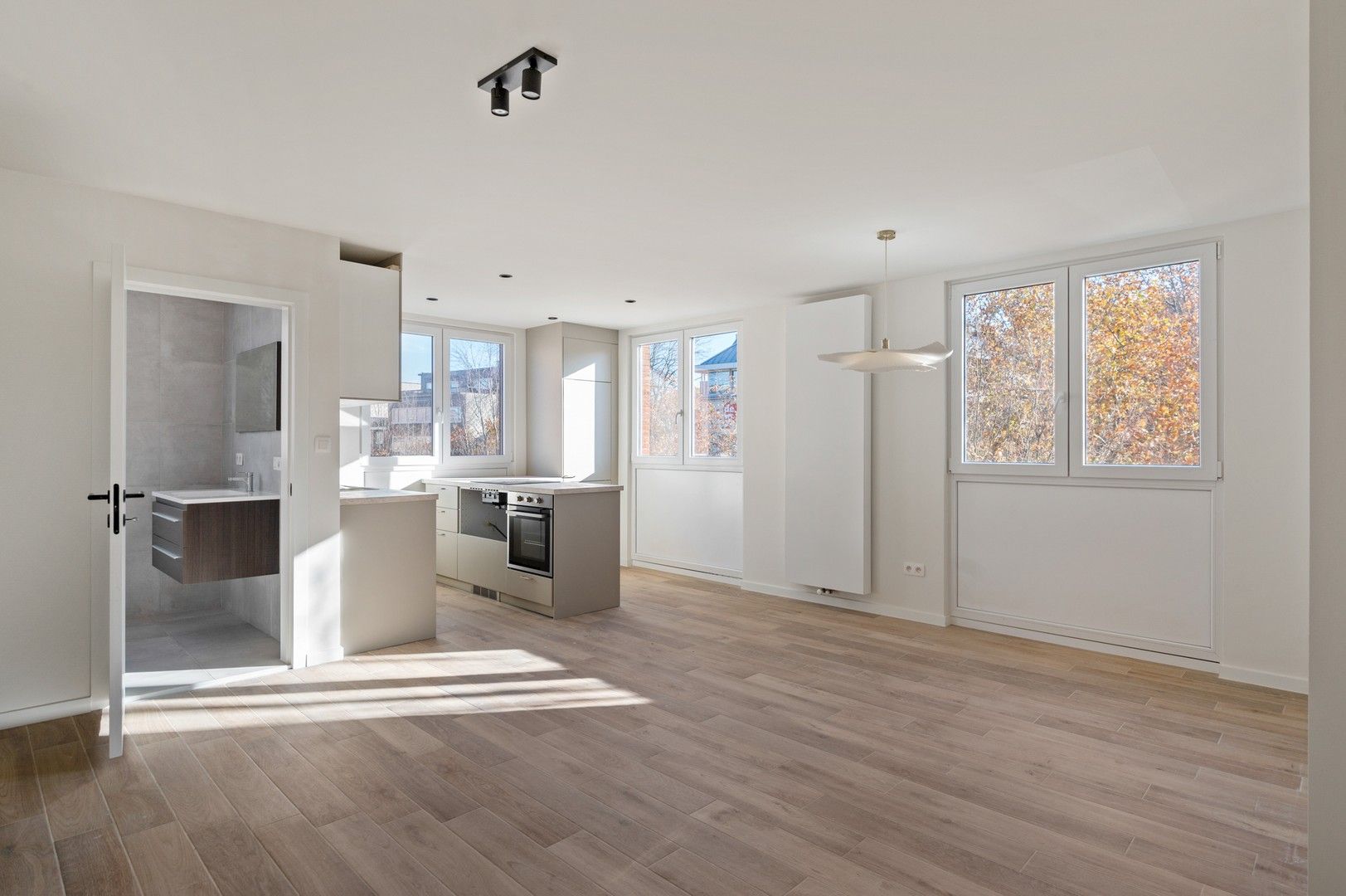 Modern en lichtrijk appartement op toplocatie in Brasschaat foto 4