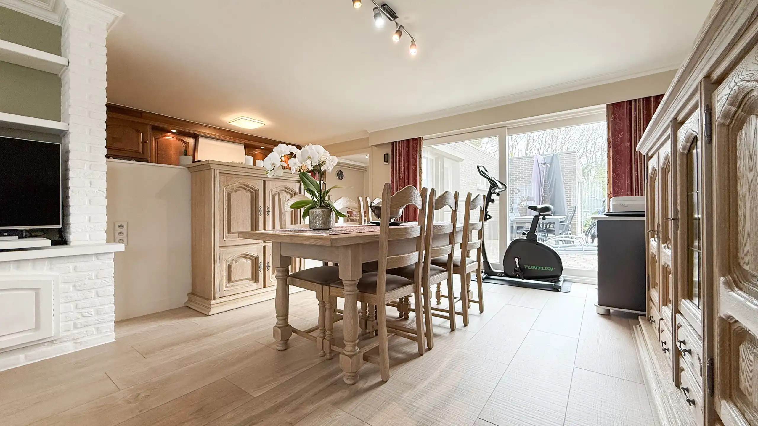 Charmante halfopen woning in rustige woonwijk te Eversel! foto 7