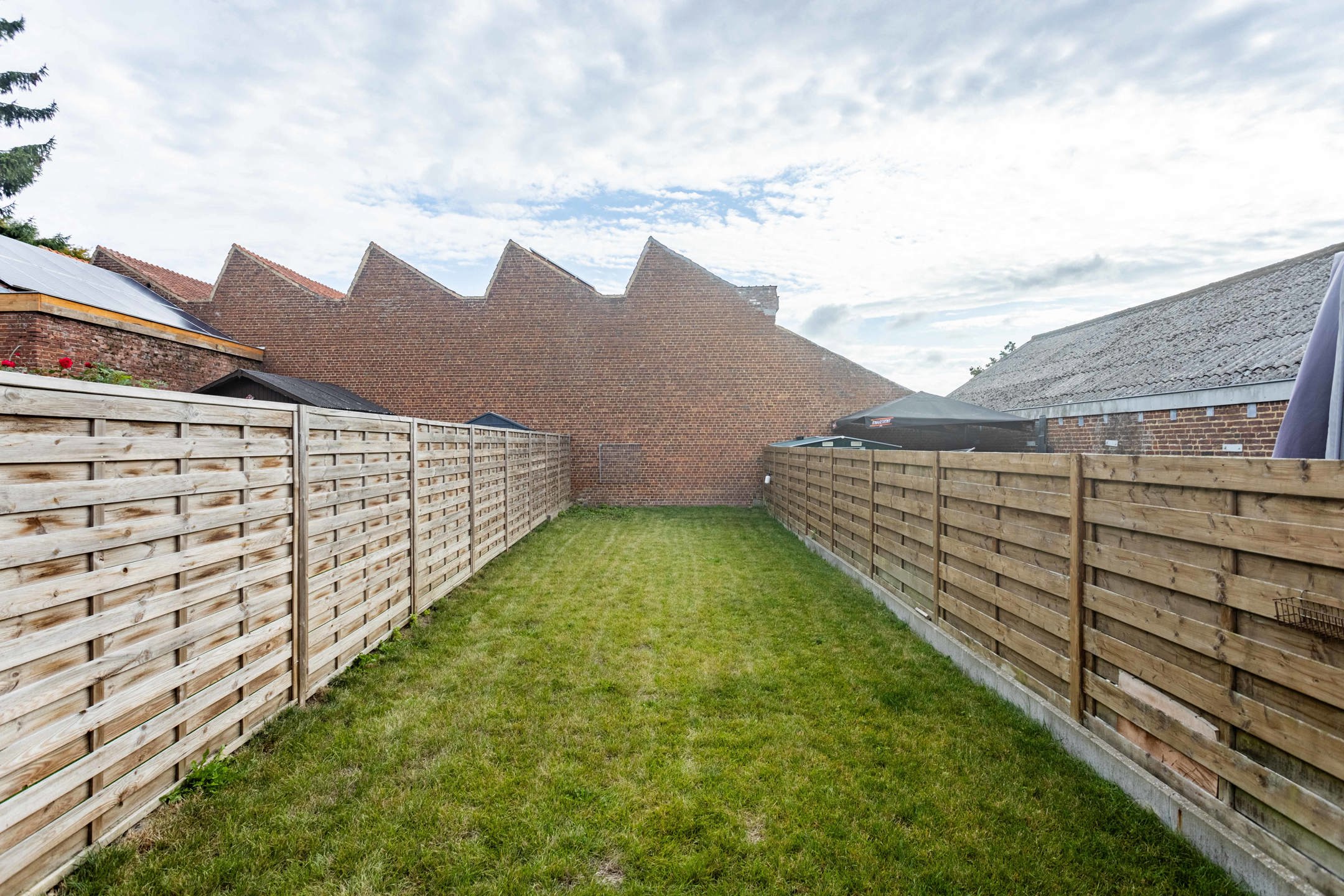 Interessante opportuniteit; gerenoveerde woning met tuin!  foto 11