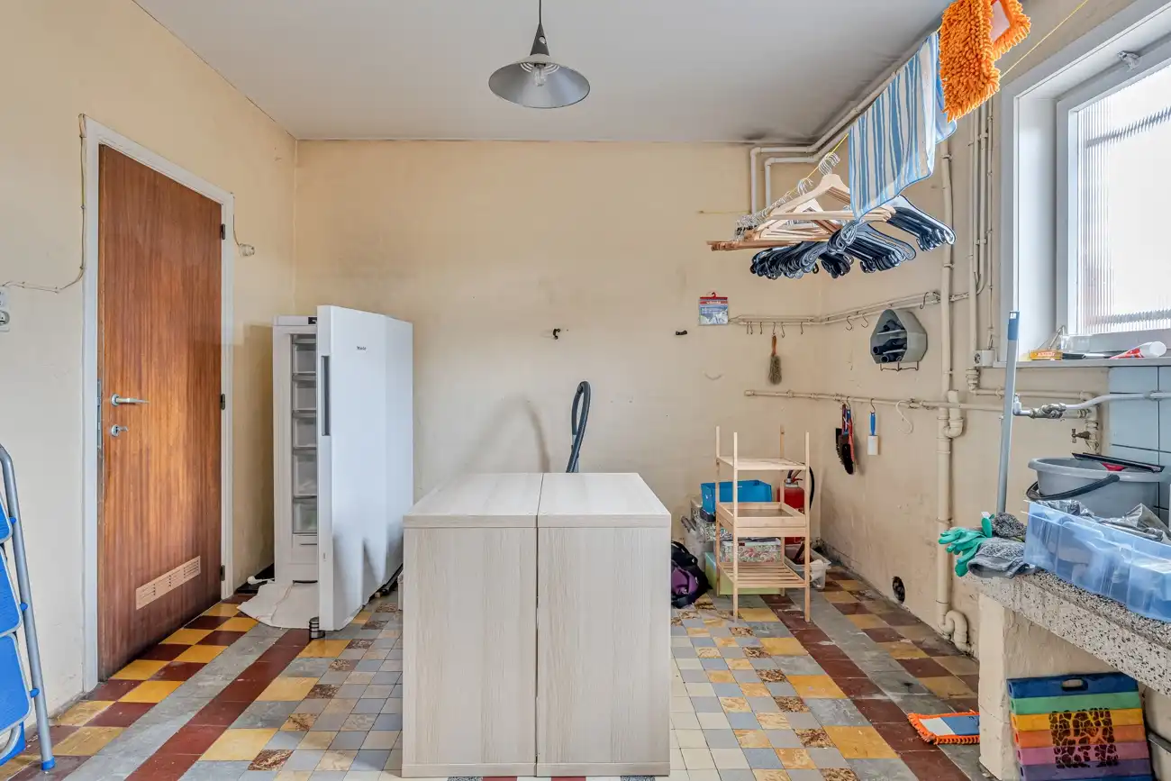 Charmante te renoveren woning met 3 slaapkamers in het rustige Desteldonk foto 12