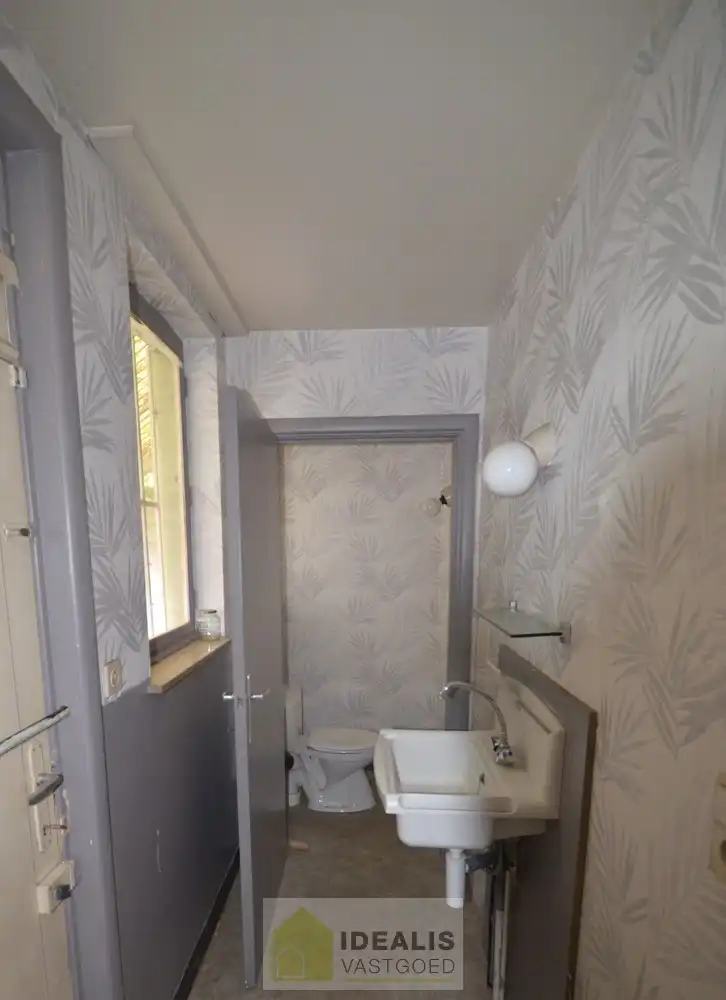 IDEALIS VASTGOED - CENTRAAL GELEGEN HANDELSPAND OP COMMERCIELE ZICHTLOCATIE foto 7