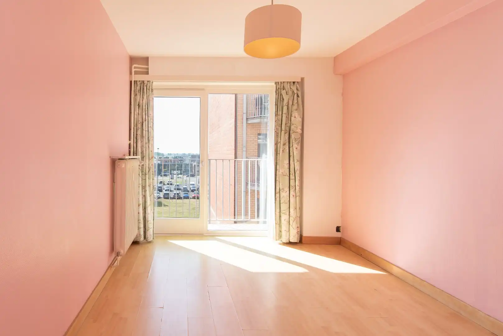 Lichtrijk appartement met panoramisch zeezicht aan de kust foto 15
