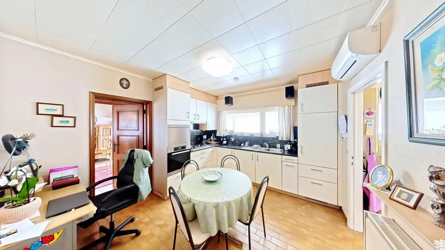 Ruime woning met 5 slaapkamers, winkelruimte én magazijn! foto 7