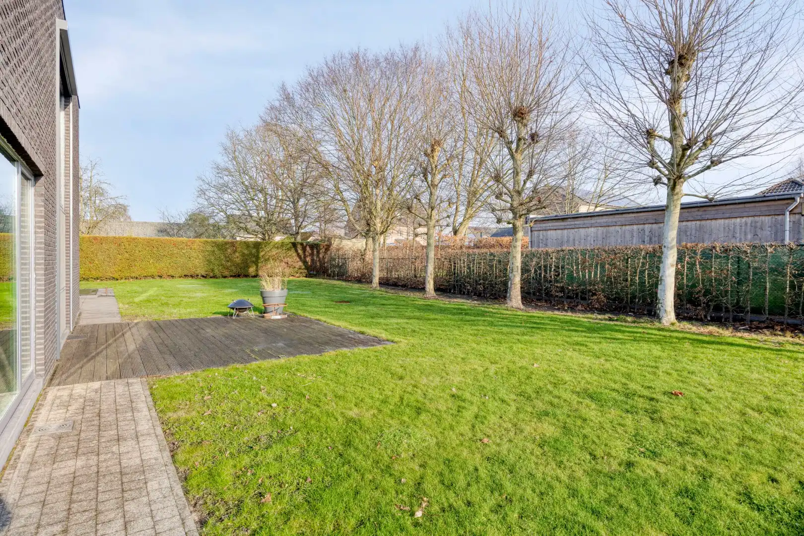 Moderne, ruim ingedeelde woning op een mooi perceel van 13 are met zwembad. foto 32