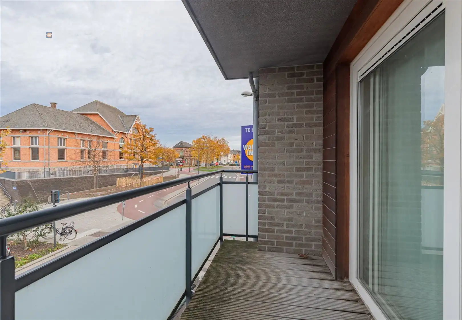 Ruim 3-slpk appartement met 2 autostaanplaatsen foto 11