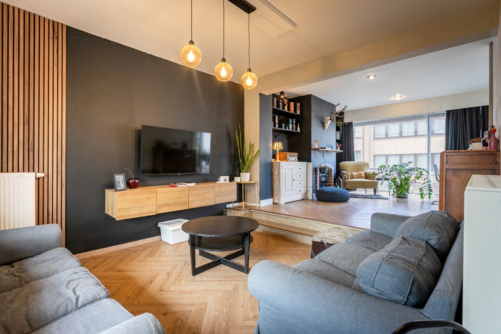 Solide woning met 6 slaapkamers, tuin en garage  foto 3