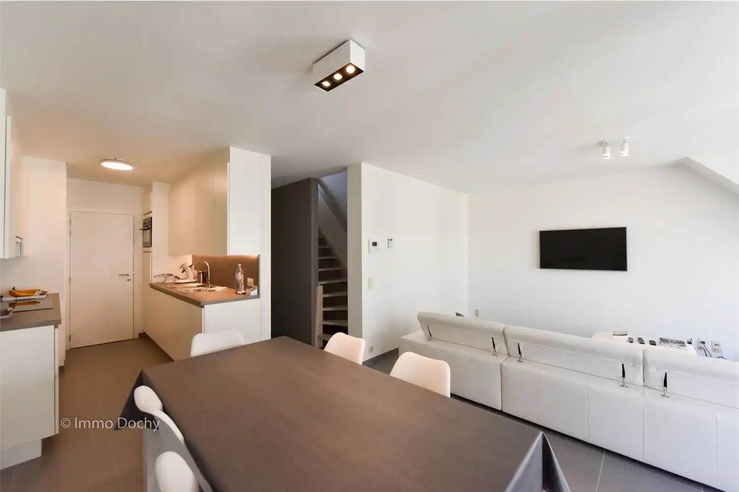 Recent duplex appartement nabij Markt Waregem | Holstraat foto {{pictureIndex}}