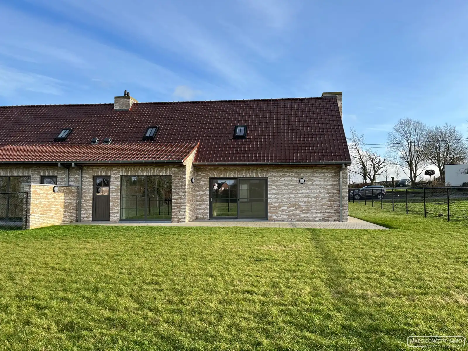 Ruime nieuwbouwwoning  te huur in Anzegem met tuin en garage foto 2
