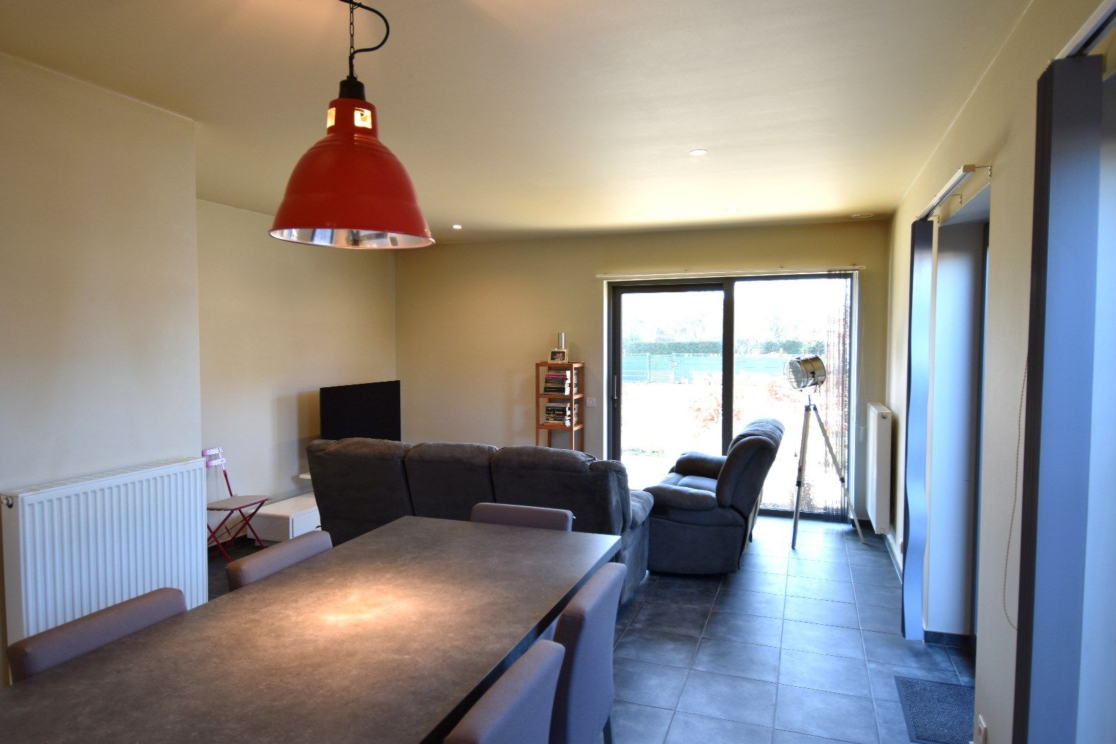 Recent 1-slaapkamerappartement (BJ 2017) met autostaanplaats te koop in een groene omgeving te Heule foto 4