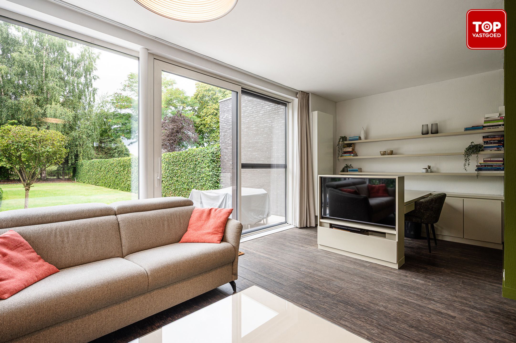 Ruime woning met 4 slaapkamers en fantastische tuin in Drongen foto 11