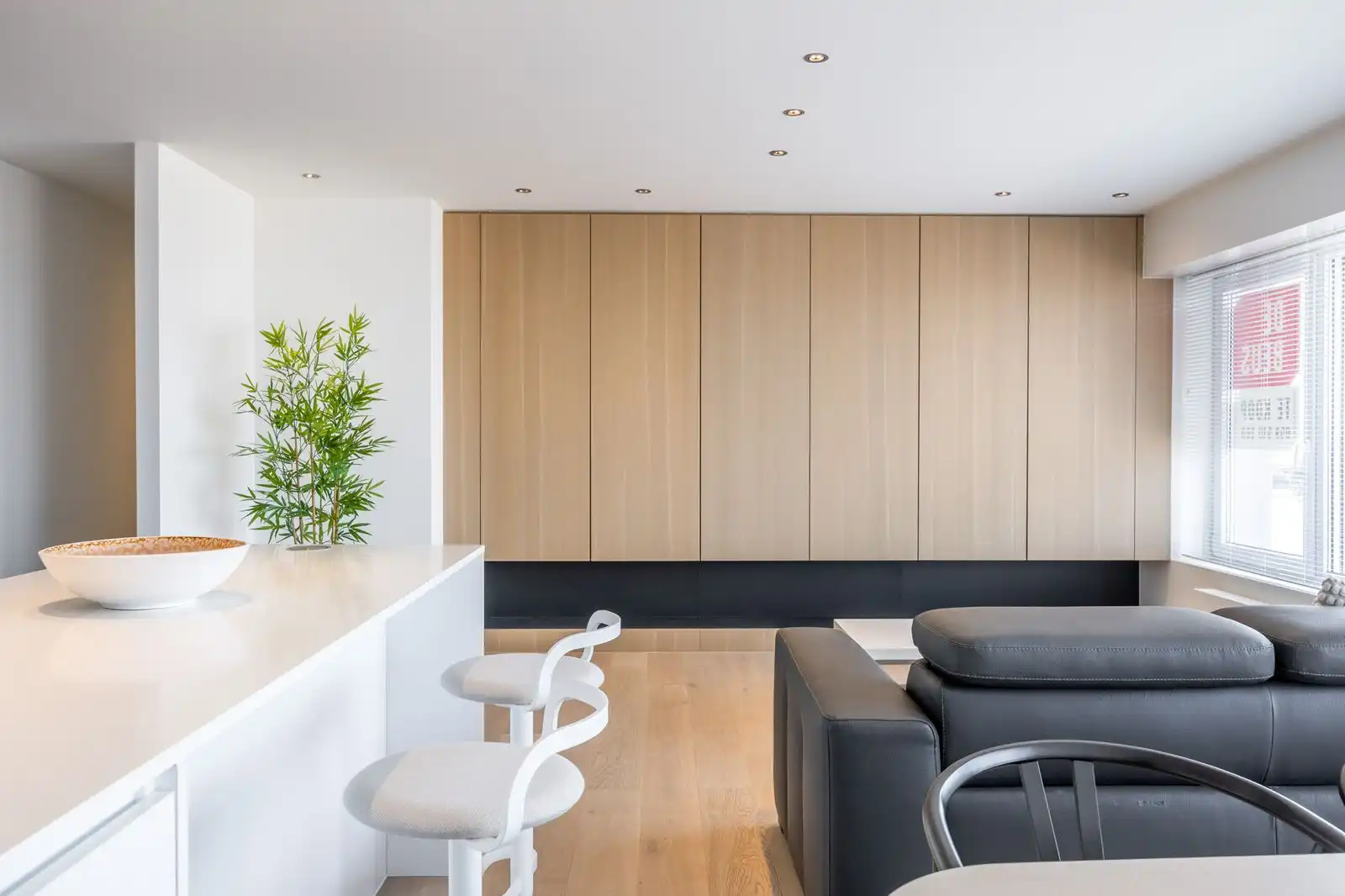 Frontaal zeezicht appartement aan de Zeedijk in Oostende met 3 slaapkamers foto 3