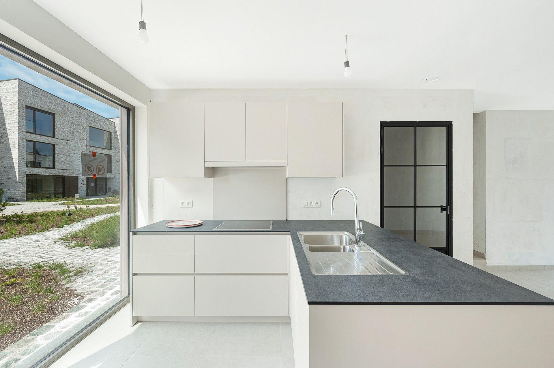 Ongemeubeld: moderne geothermische en energiezuinige woning te Knokke foto 4