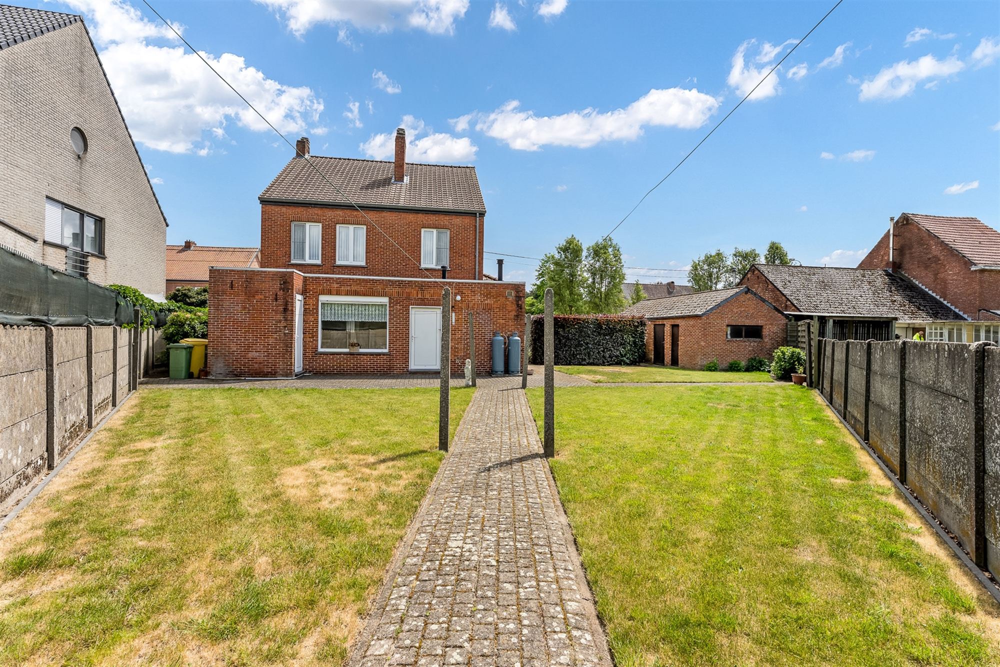 DEELS GERENOVEERDE, PERFECT ONDERHOUDEN WONING OP LEUKE LIGGING foto 26