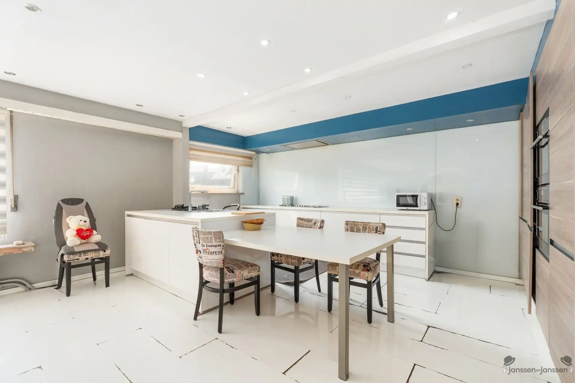 Opbrengsteigendom met 2 verhuurde appartementen en handelsgelijkvloers in het centrum van Brecht foto 14