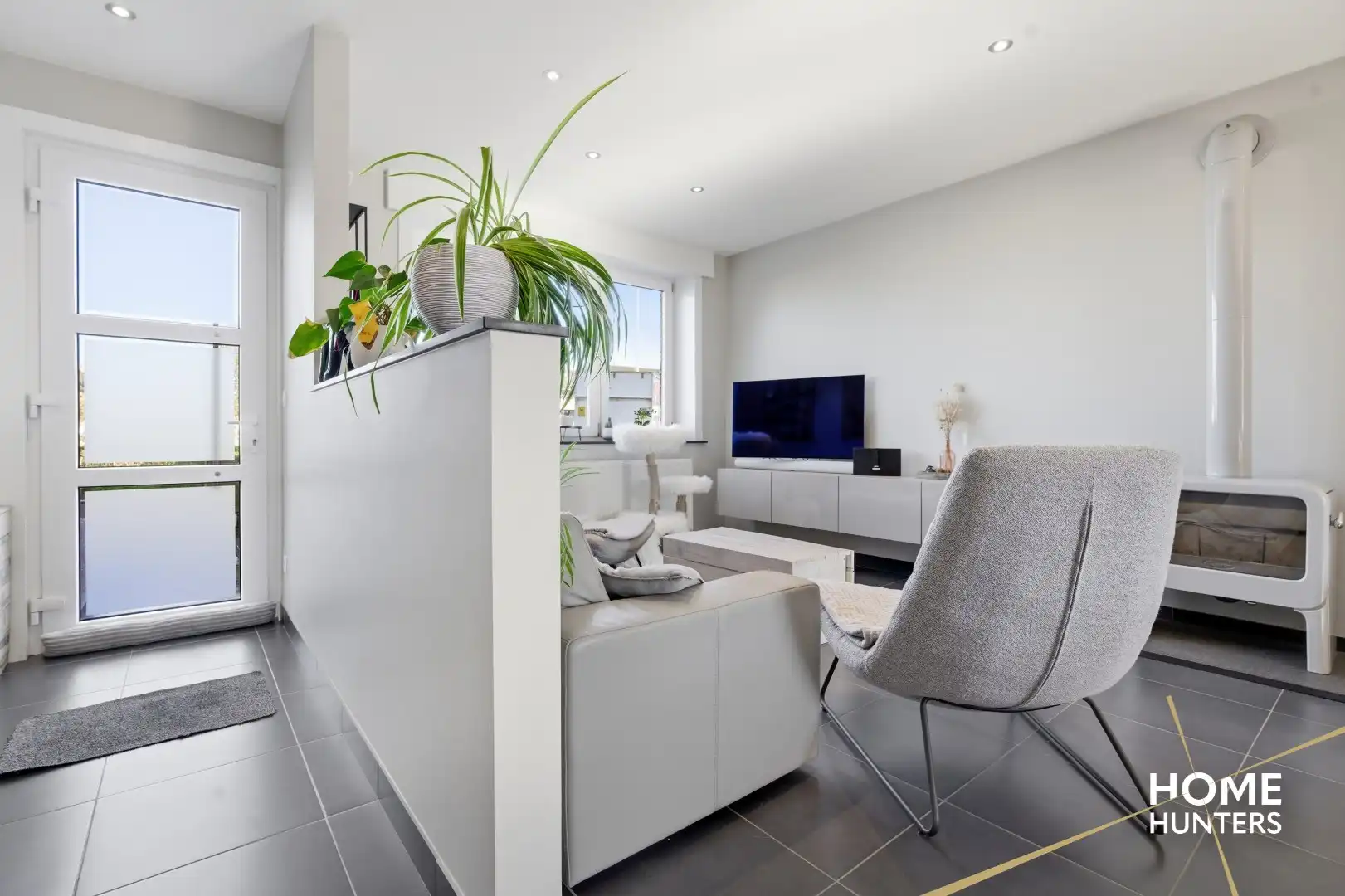 Volledig gerenoveerde gezinswoning met 4 slaapkamers en zuidgerichte tuin! foto 3