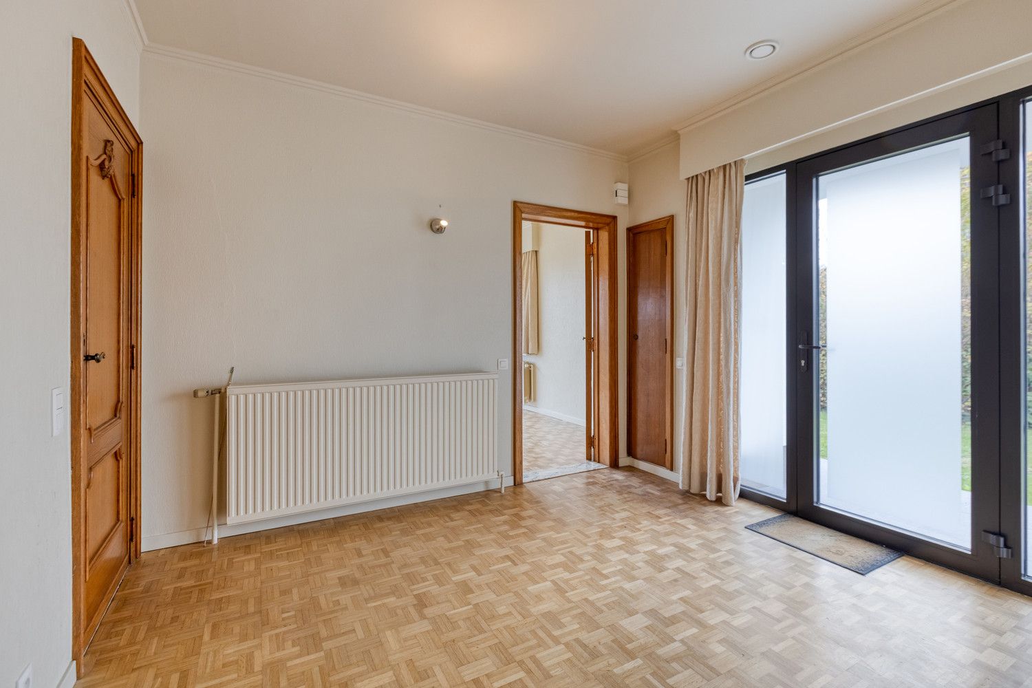 VOLLEDIG VERNIEUWDE OPEN BEBOUWING (OB) MET PRACHTIG UITZICHT EN MODERN COMFORT! foto 4