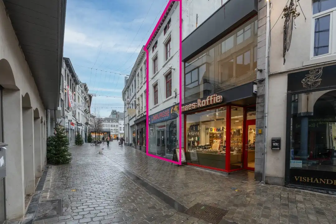 Charmant te renoveren handelspand  foto 2