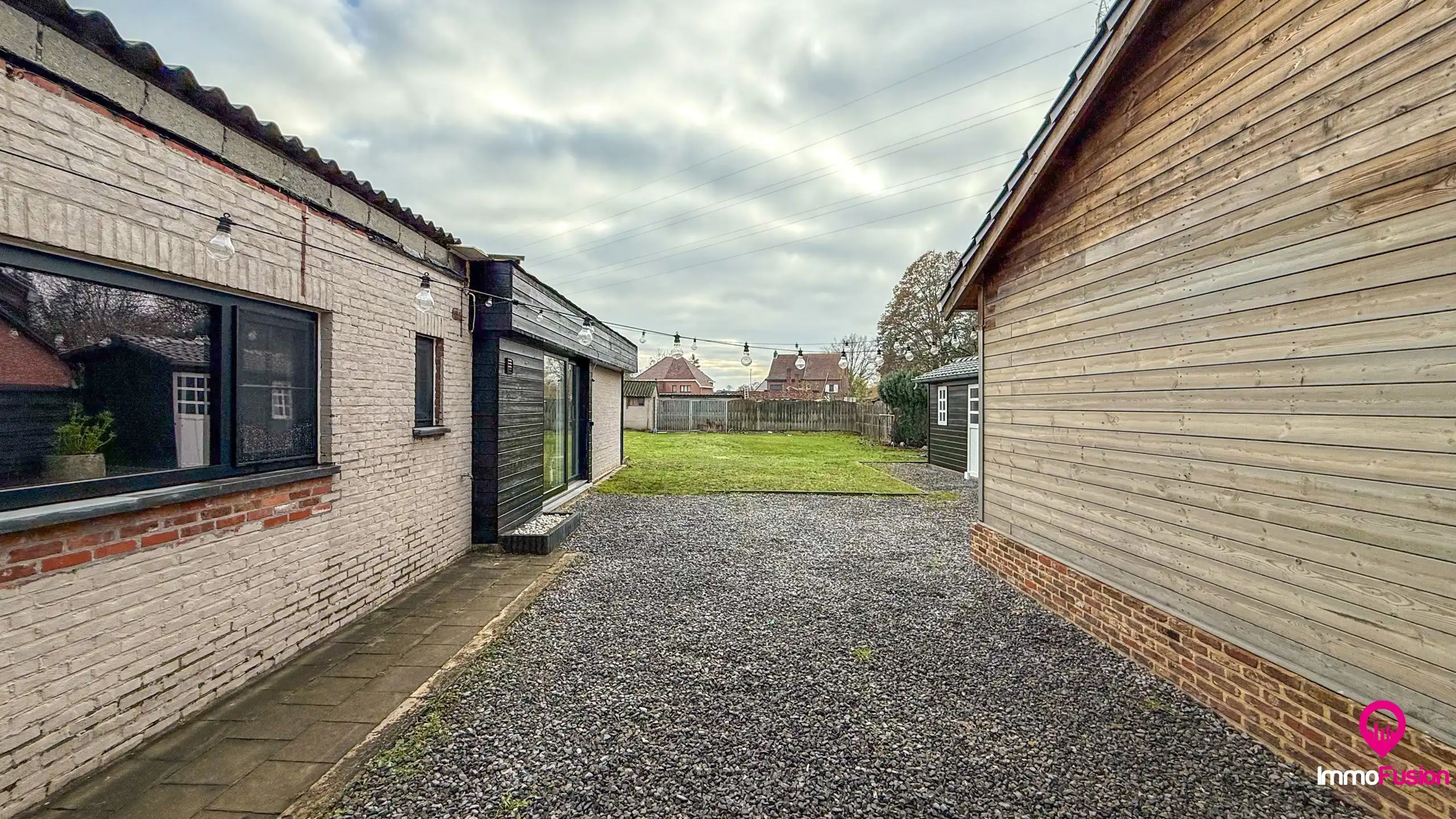Zeer ruim wonen met 5 slpks en rustig gelegen! foto 33