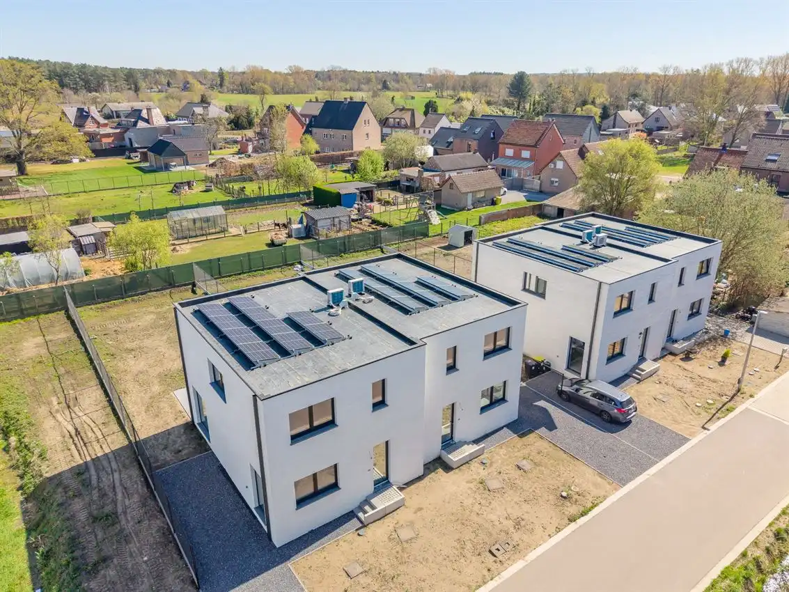 Instapklare nieuwbouwwoning met 3 slk foto 31